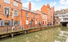 Lincoln City Centre Modern Apartment Overlooking The Canal